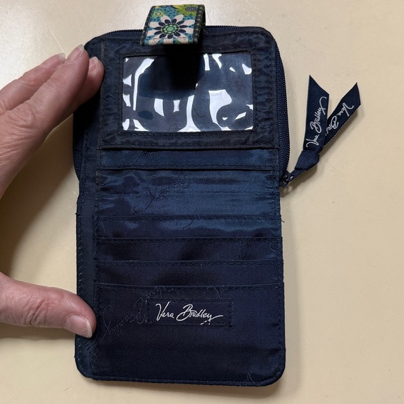 Vera Bradley Daisy Daisy Square Wallet with coin purse. - Picture 5 of 12